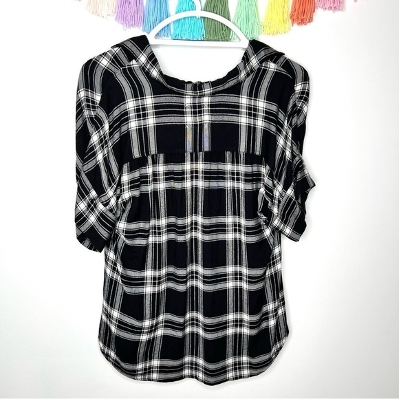 American Eagle Black and White Plaid Flowy Button Down Blouse Size Extra Small - Picture 7 of 10